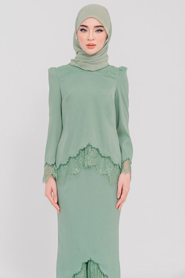 Camilla green 2 Camilla green 2