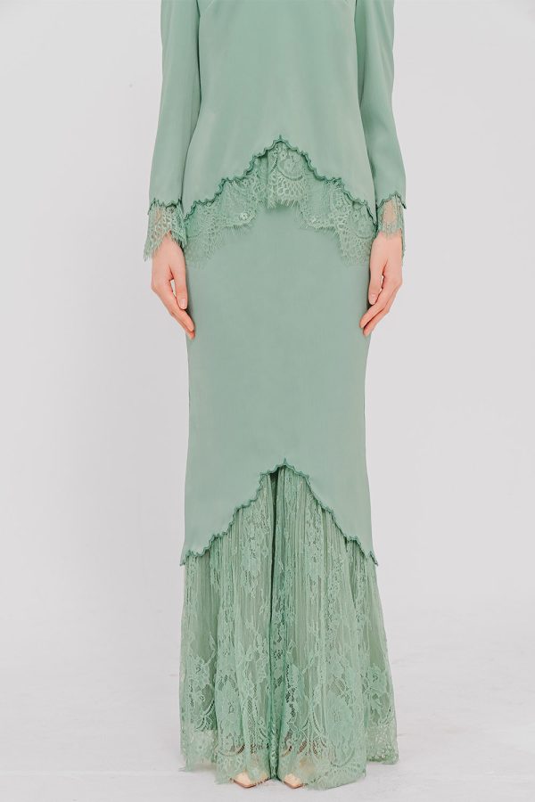 Camilla green 3 Camilla green 3