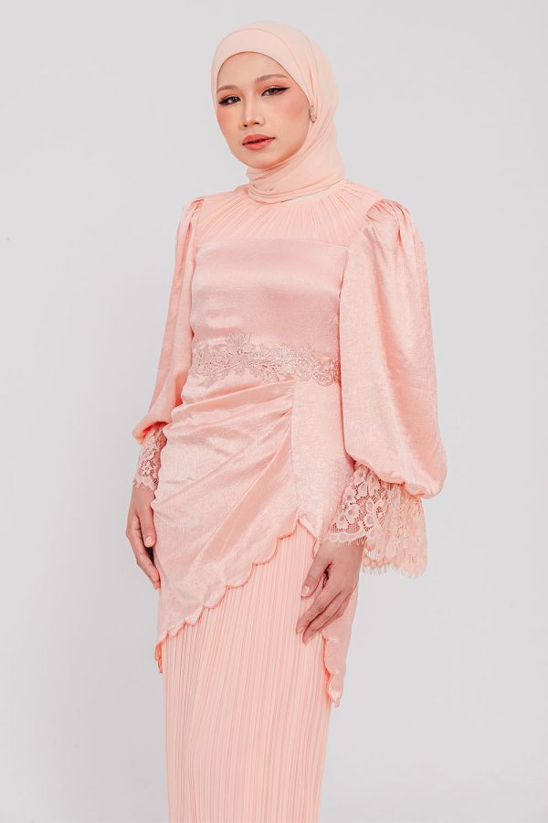 Thalia peach 2