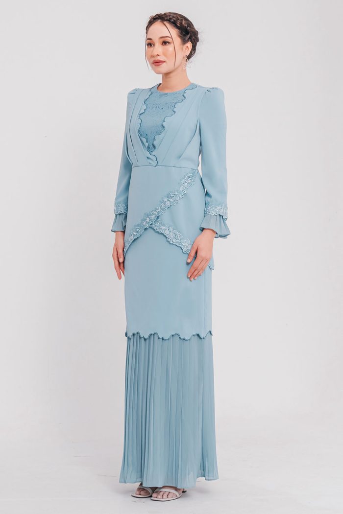 AMORA BLUE RUFFLE SET