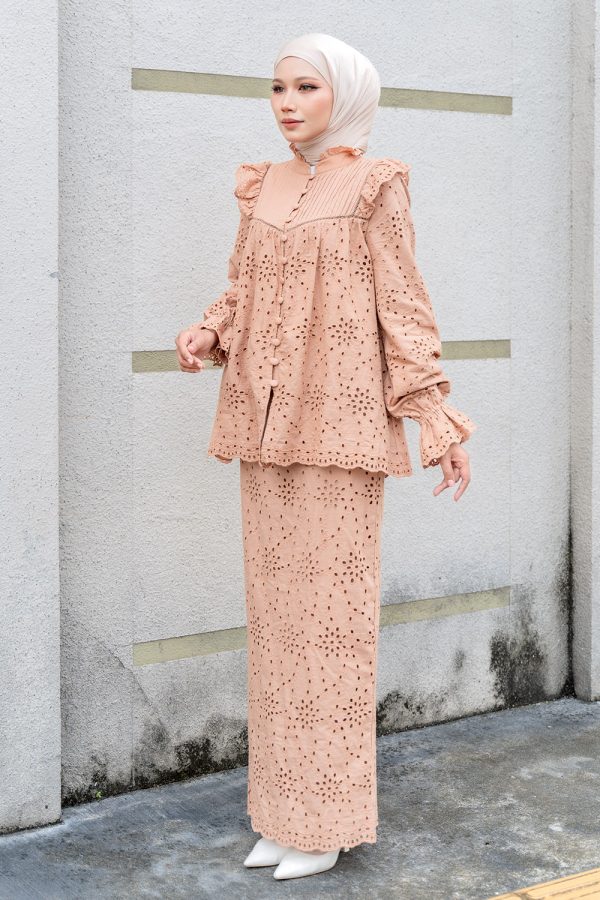 nudebrown2 nudebrown2