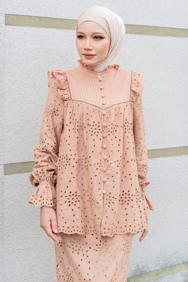 nudebrown4 nudebrown4