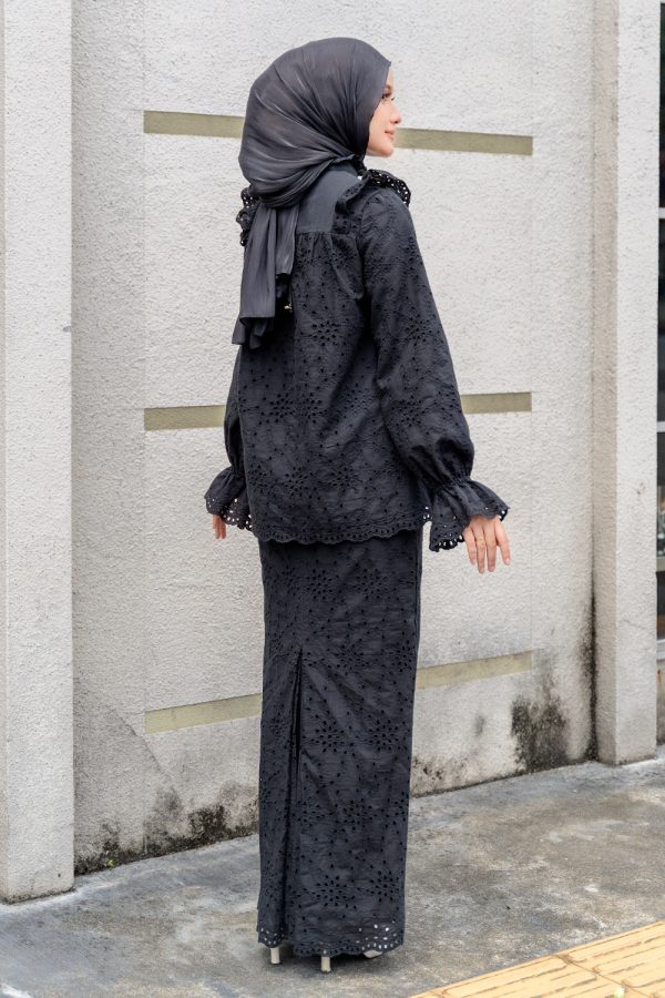 rosablack3 rosablack3