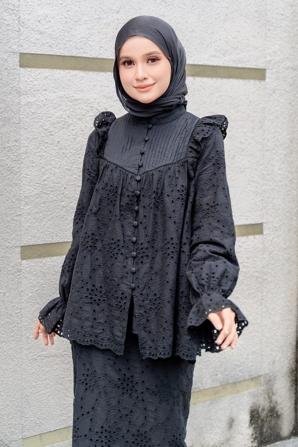 rosablack4 rosablack4