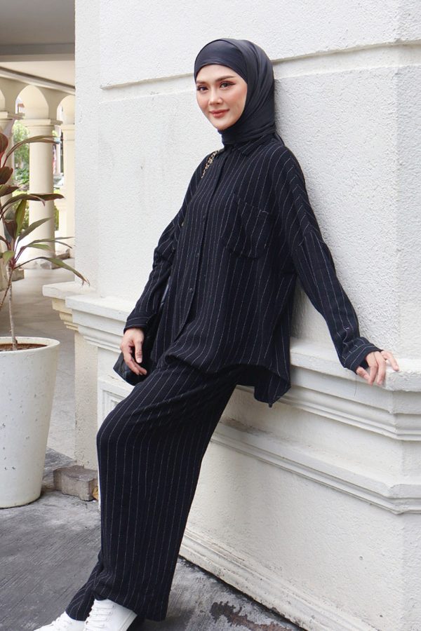 stella.black.2 stella.black.2