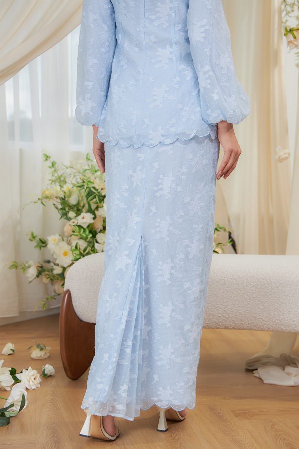 CHARLOTE.BLUE.4 CHARLOTE.BLUE.4