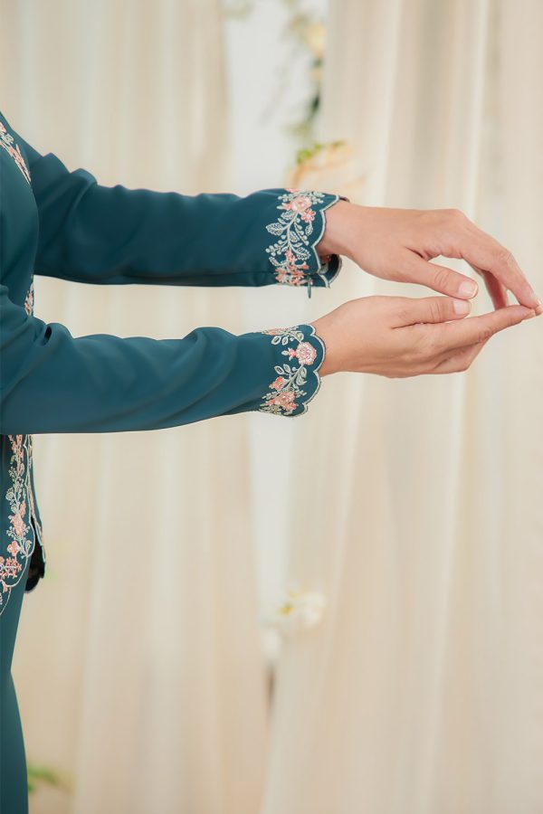 JULIA.EMEGREEN.5 JULIA.EMEGREEN.5