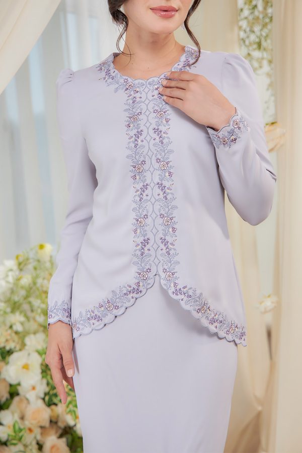 JULIA.GREY.2 JULIA.GREY.2