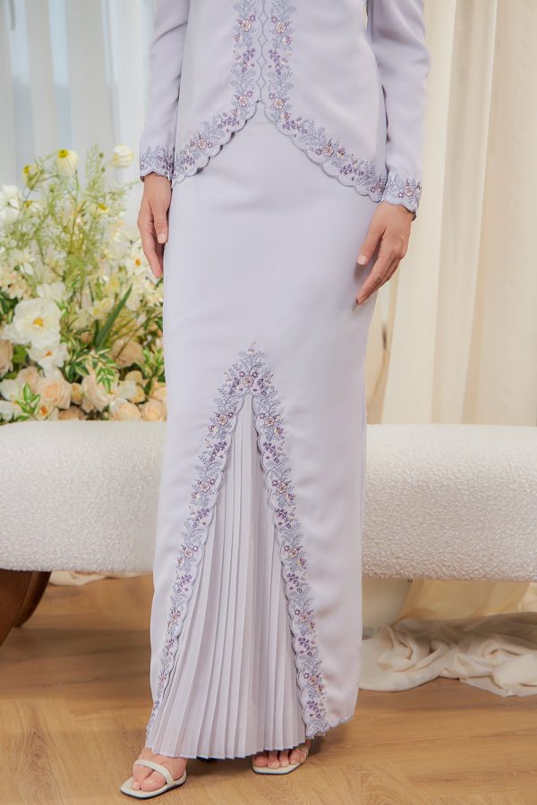 JULIA.GREY.3 JULIA.GREY.3