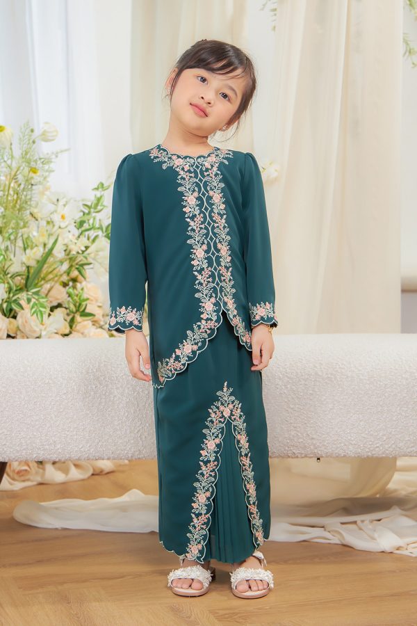 JULIA.KIDS.EMEGREEN.3 JULIA.KIDS.EMEGREEN.3