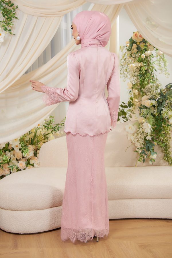 NAYLA.PINK.4 NAYLA.PINK.4