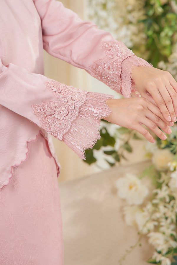 NAYLA.PINK.5 NAYLA.PINK.5