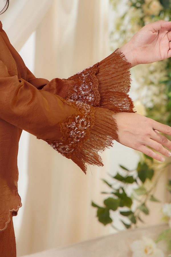 NAYLA.new.brownbrick.5 NAYLA.new.brownbrick.5