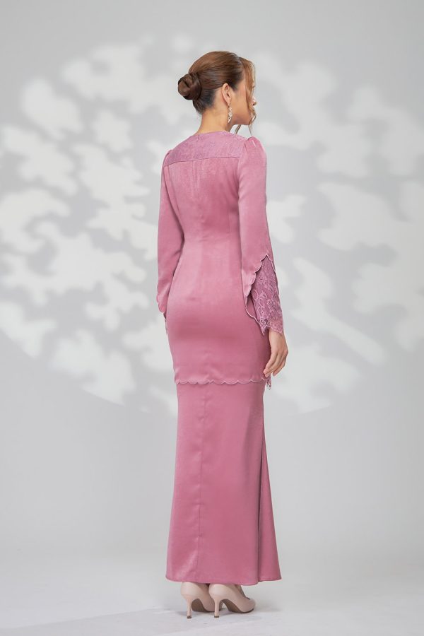 DAPHNE.DUSTYMAGENTA.4 DAPHNE.DUSTYMAGENTA.4