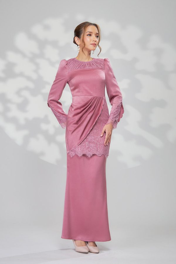 DAPHNE.DUSTYMAGENTA.5 DAPHNE.DUSTYMAGENTA.5