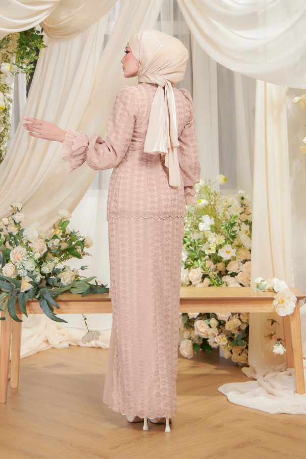 ELOISE.NUDEBROWN.5 ELOISE.NUDEBROWN.5