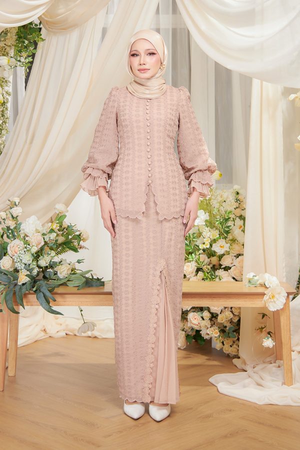 ELOISE.NUDEBROWN.7 ELOISE.NUDEBROWN.7