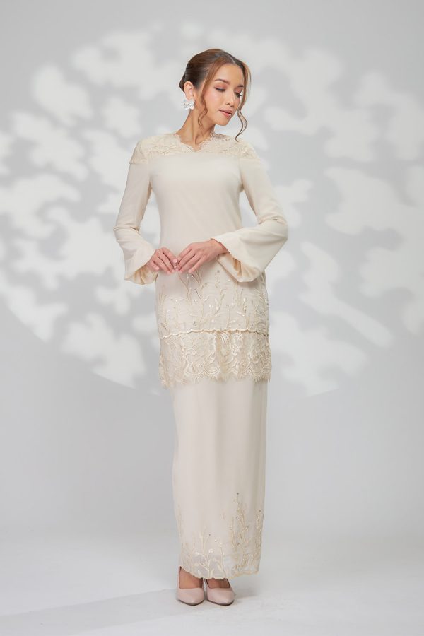 HANNAH.LIGHTCHAMPAGNE.7 HANNAH.LIGHTCHAMPAGNE.7