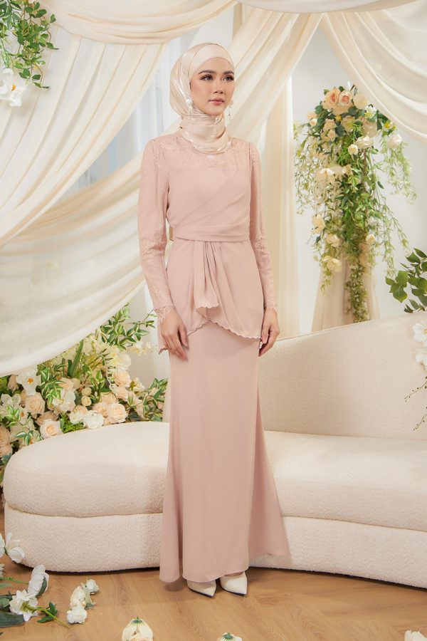 RILEY.CHAMPAGNE.2 RILEY.CHAMPAGNE.2