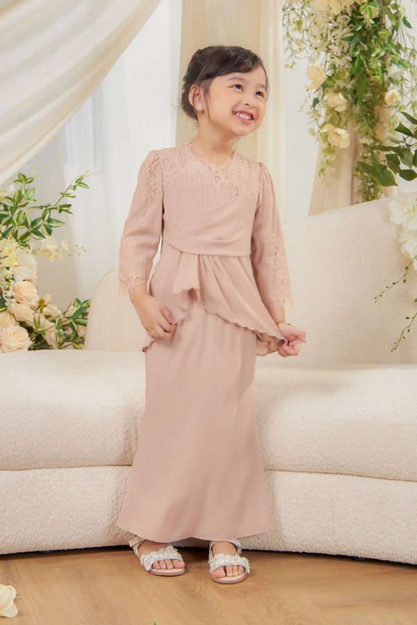 RILEY.CHAMPAGNE.KIDS.2 RILEY.CHAMPAGNE.KIDS.2