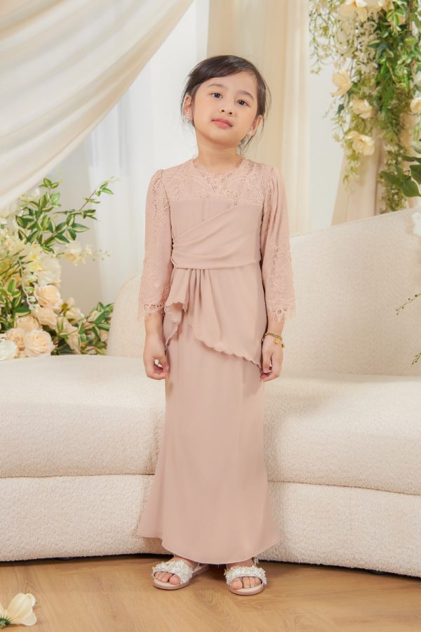 RILEY.CHAMPAGNE.KIDS.3 RILEY.CHAMPAGNE.KIDS.3