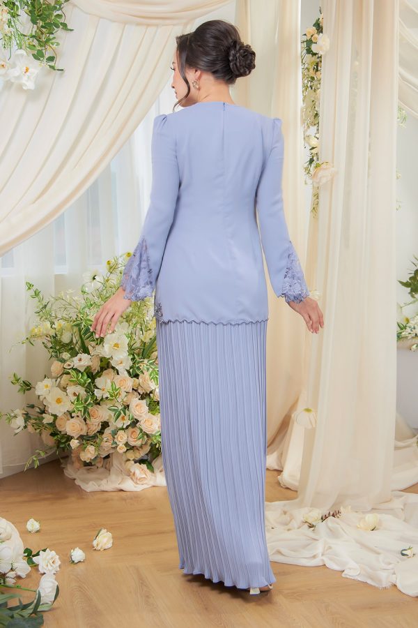 SELENA.BLUE.4 SELENA.BLUE.4