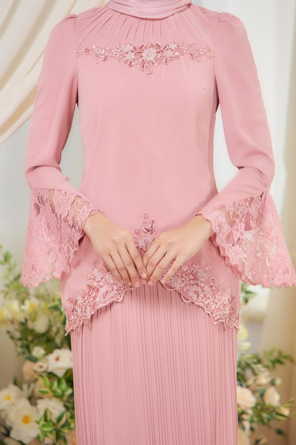 SELENA.PINK.3 SELENA.PINK.3