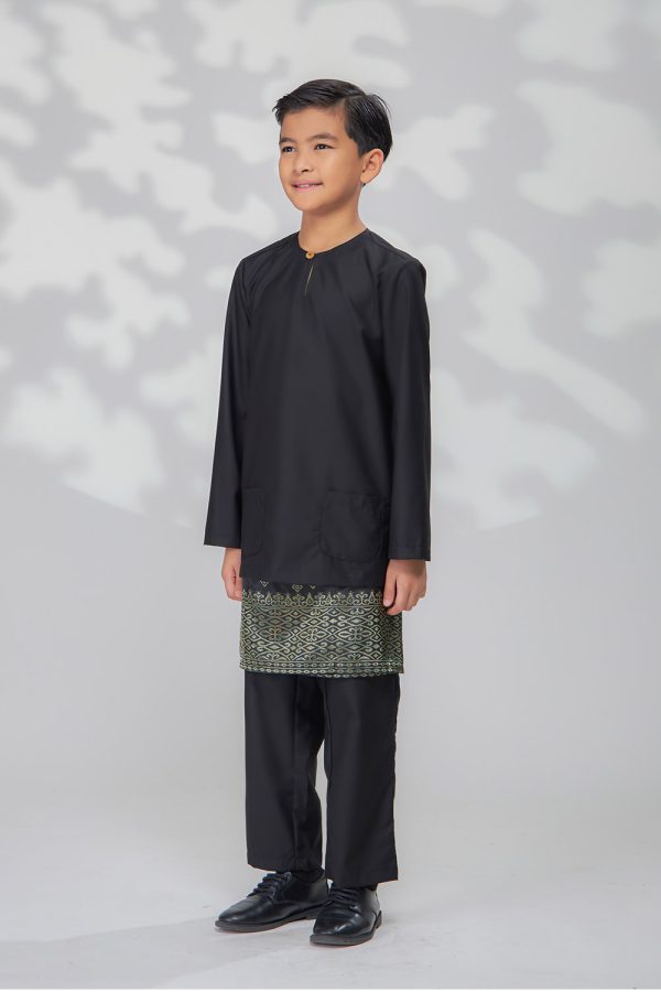 edward.boy.black.2 edward.boy.black.2