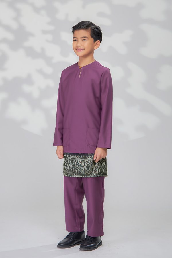 edward.boy.darkpurple.2 edward.boy.darkpurple.2