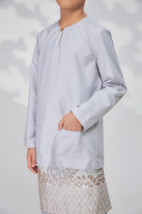 edward.boy.lightgrey.4 edward.boy.lightgrey.4