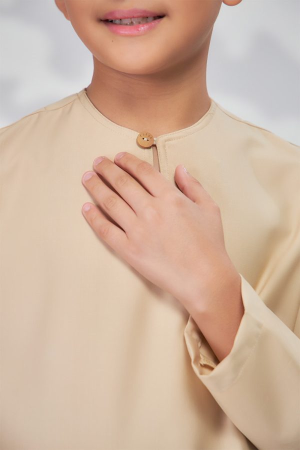 edward.boy.nude.3 edward.boy.nude.3