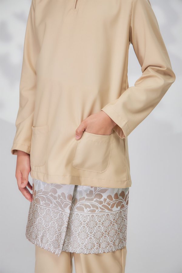 edward.boy.nude.4 edward.boy.nude.4