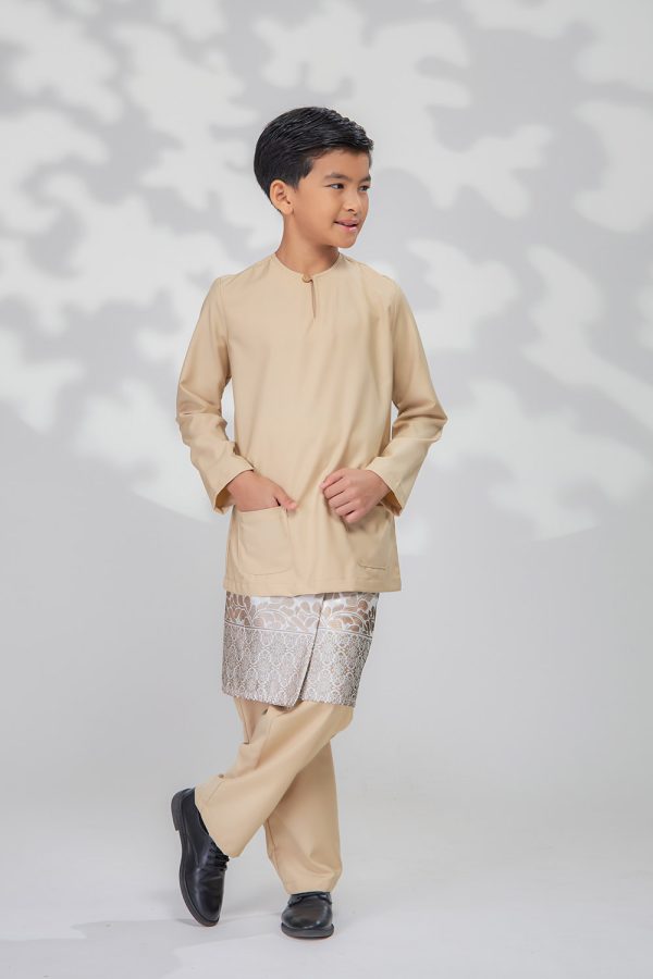 edward.boy.nude.5 edward.boy.nude.5