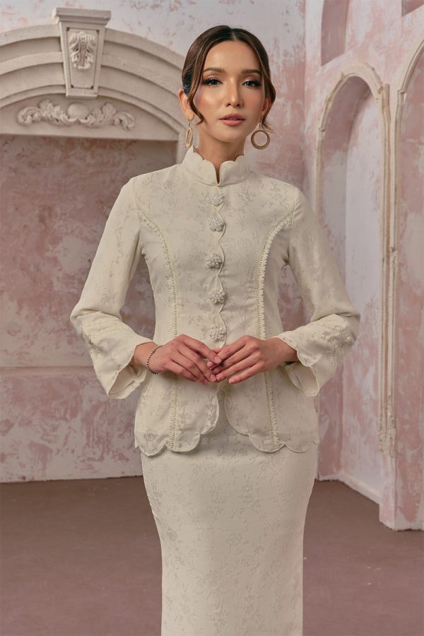 ratna_yellowishcream_A_2 ratna_yellowishcream_A_2