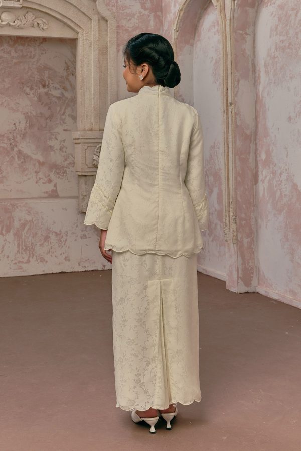 ratna_yellowishcream_K_3 ratna_yellowishcream_K_3