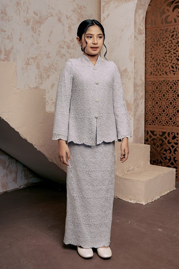 kartika.greyy.3 kartika.greyy.3