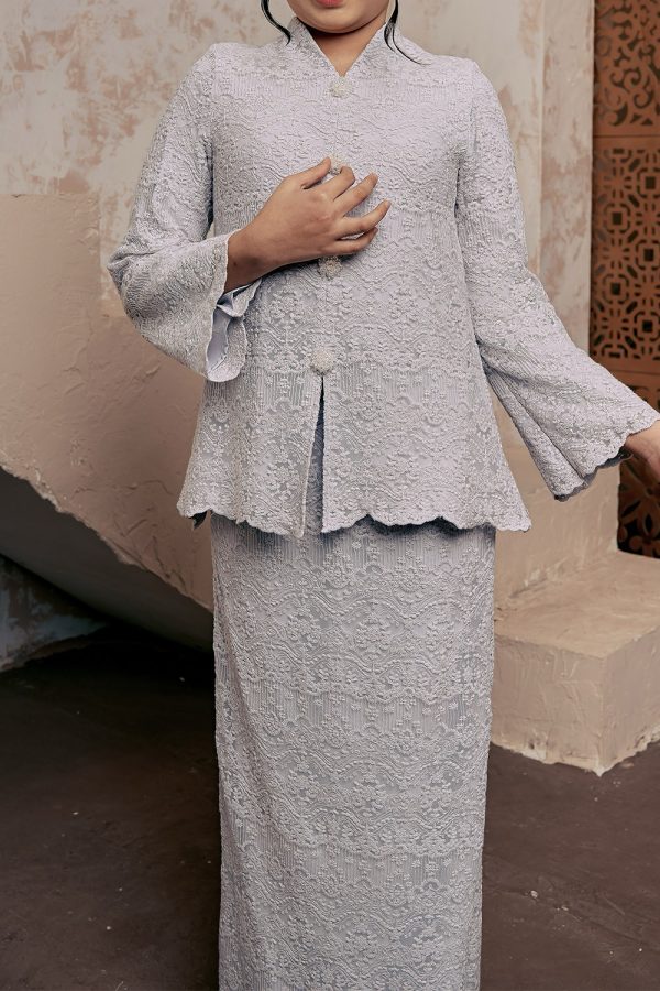 kartika.greyy.4 kartika.greyy.4