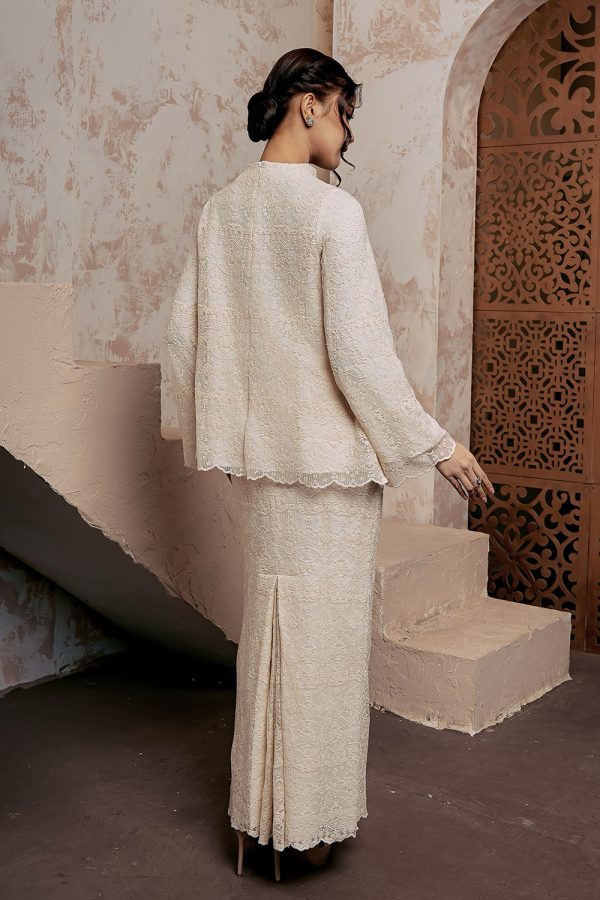 kartika.ivory.5 kartika.ivory.5