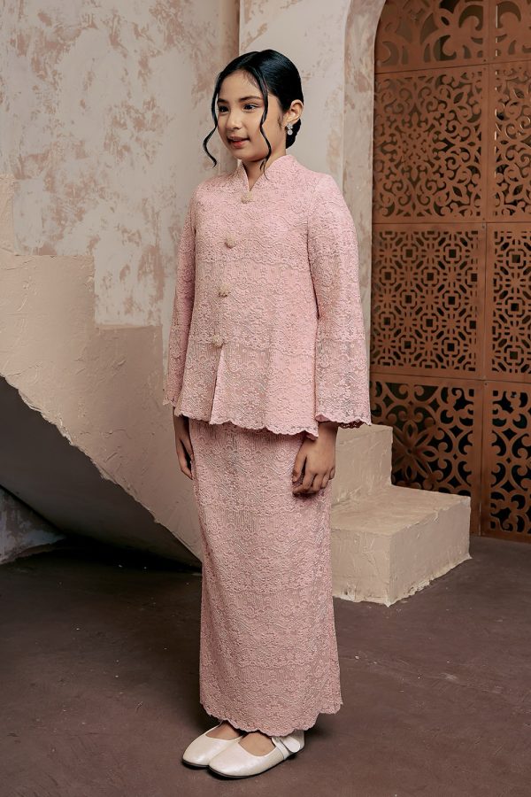 kartika.pinkk.2 kartika.pinkk.2