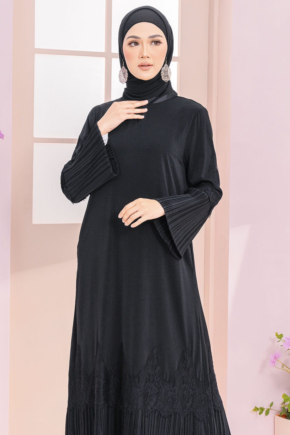 Camellia Pleated Abaya Black