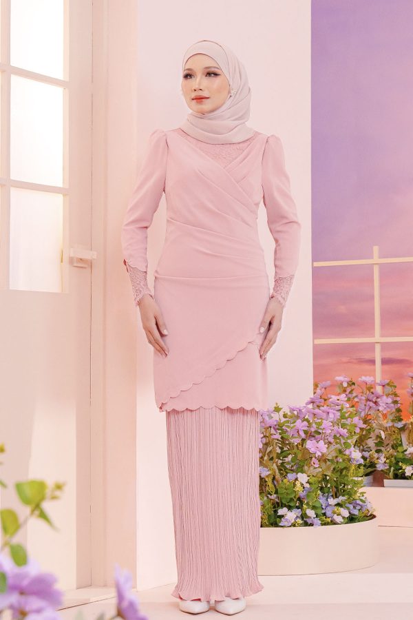 Dahlia Kurung - Flamingo Pink