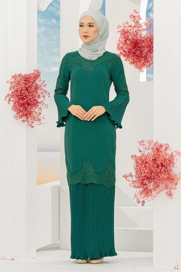 Ariel Pleated Kurung Emerald Green